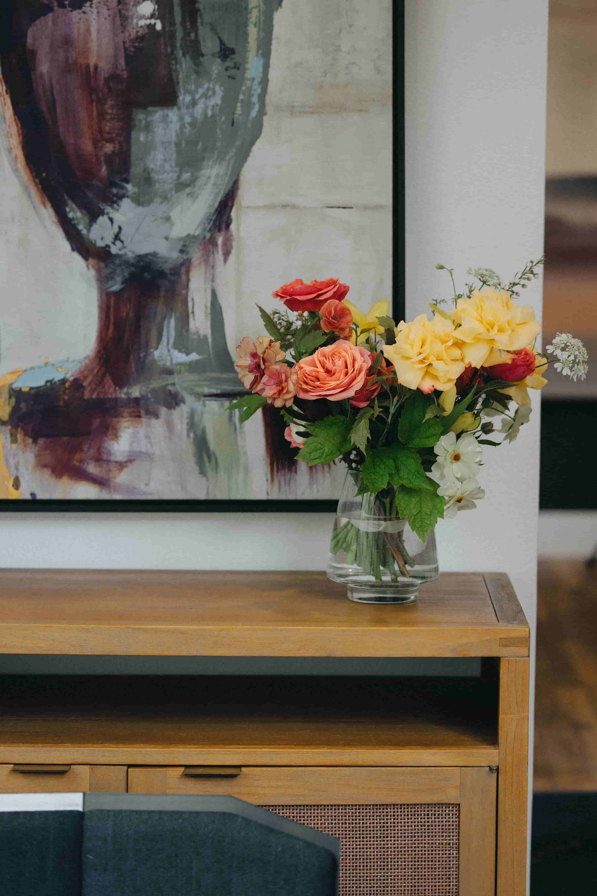 Vibrant large bouquet with mixed flowers in vase – Austin flower delivery by Kvetka Flower